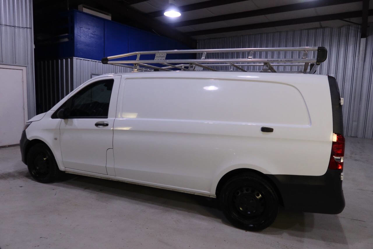 Used 2021 Mercedes-Benz Metris image 2