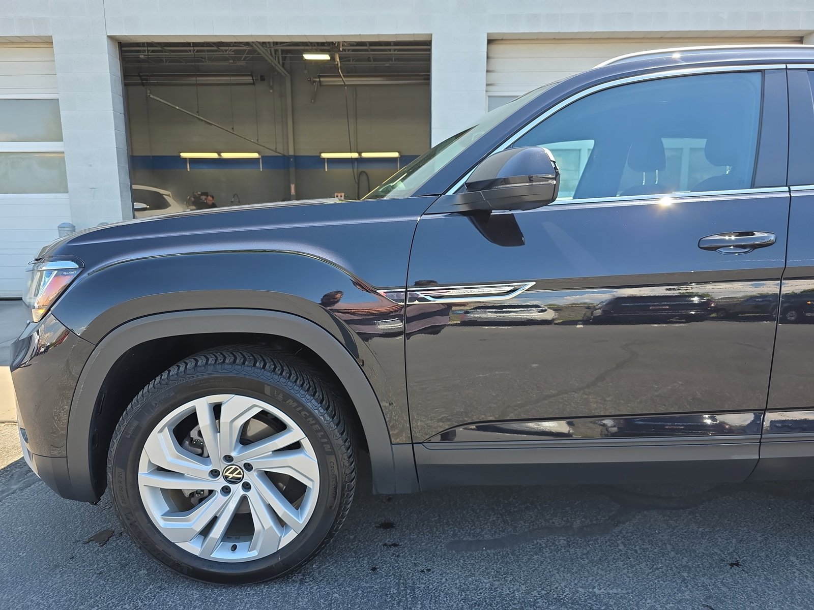 Used 2020 Volkswagen Atlas Cross Sport SEL AWD/4WD image 17