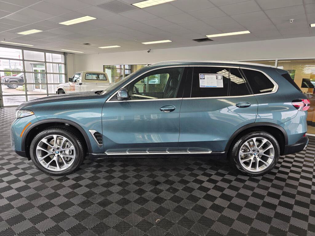 Used 2026 BMW X5 xDrive40i AWD/4WD image 6