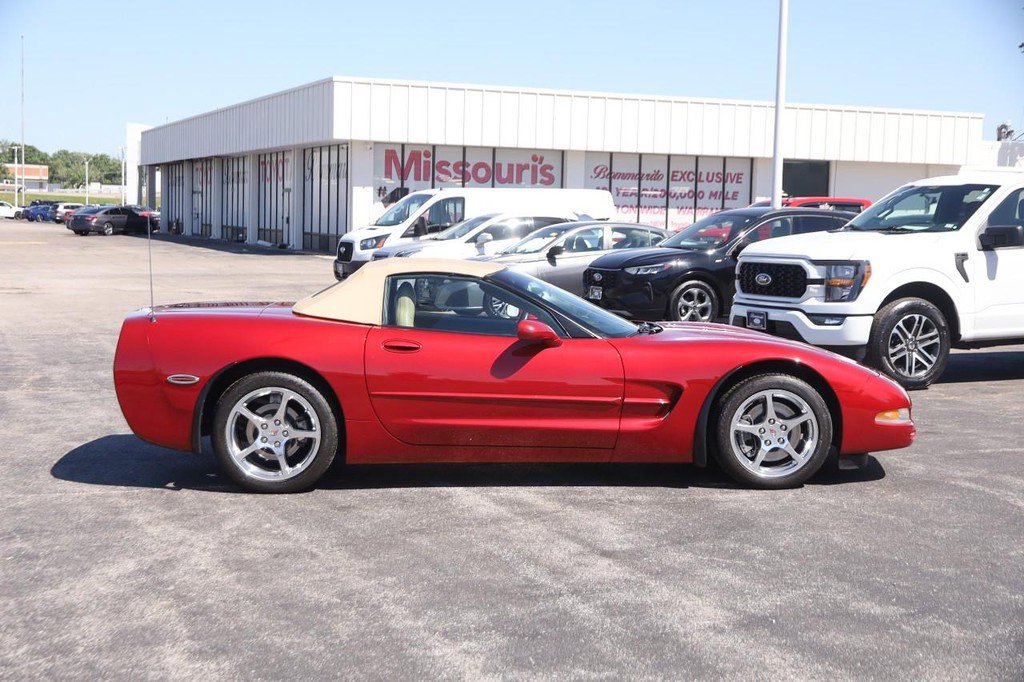 Used 2004 Chevrolet Corvette Convertible w/ Preferred Equipment Group RWD image 5