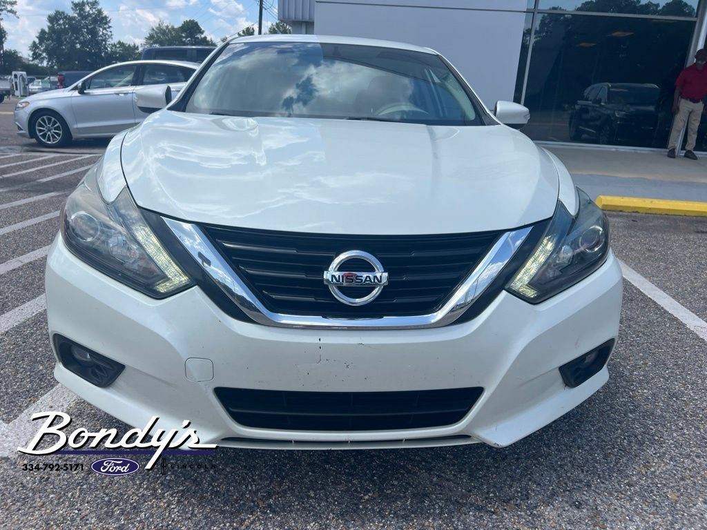 Used 2018 Nissan Altima 2.5 SL w/ 2.5 SL Technology Package FWD image 2