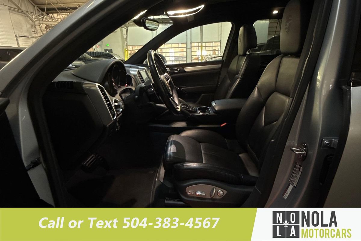 Used 2017 Porsche Cayenne Platinum Edition image 17