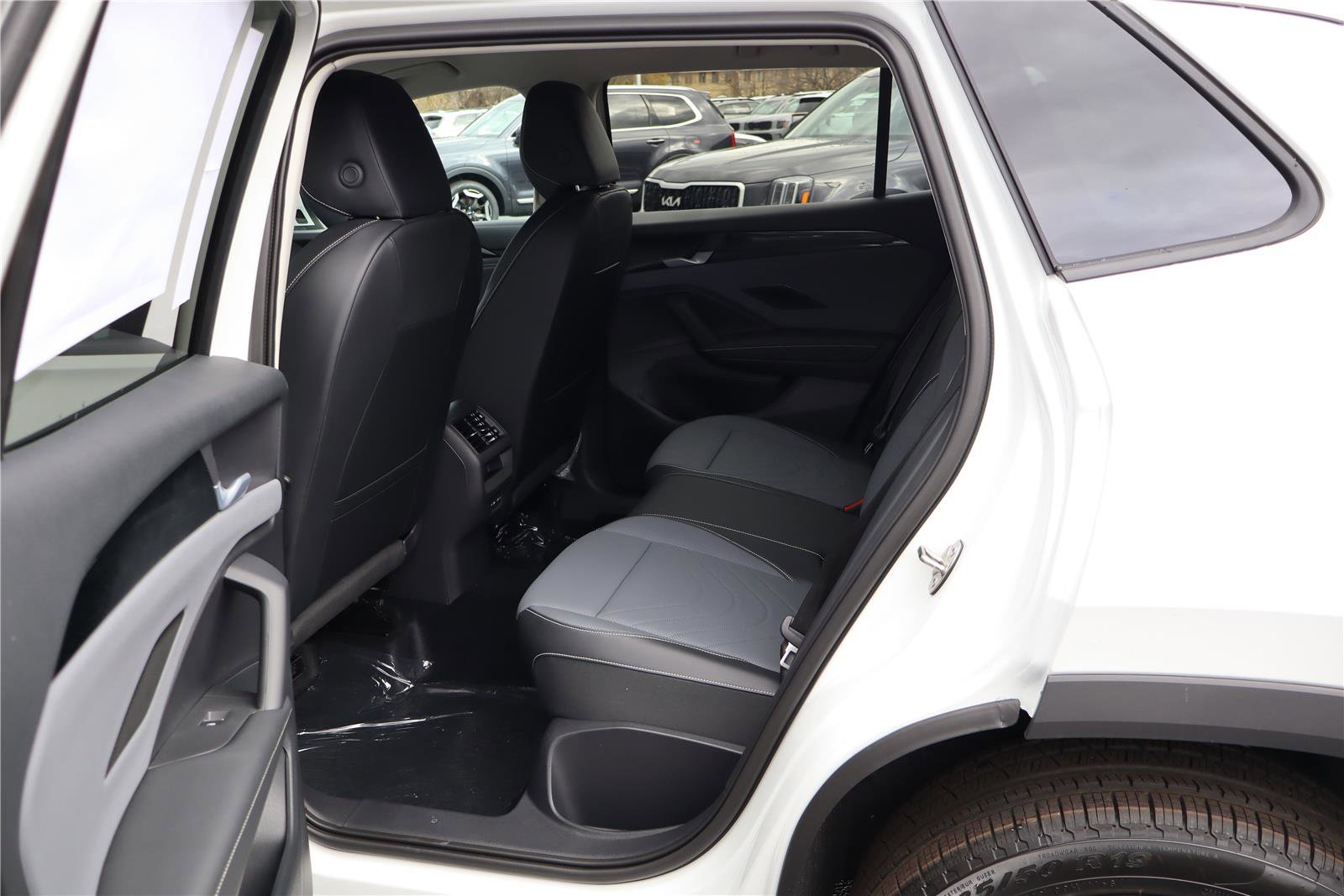 New 2026 Volkswagen Tiguan SE image 24