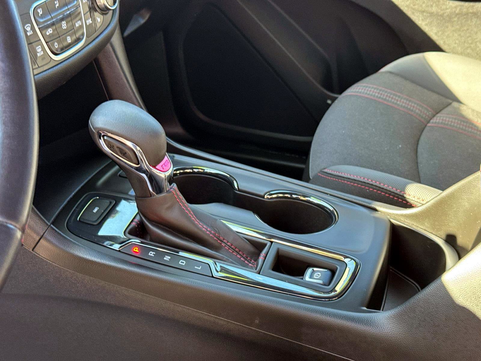 Certified 2022 Chevrolet Equinox RS w/ Infotainment Package image 18