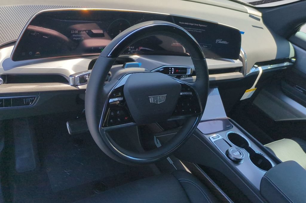 New 2027 Cadillac Vistiq Sport w/ LPO, Floor Liner Package AWD/4WD image 6