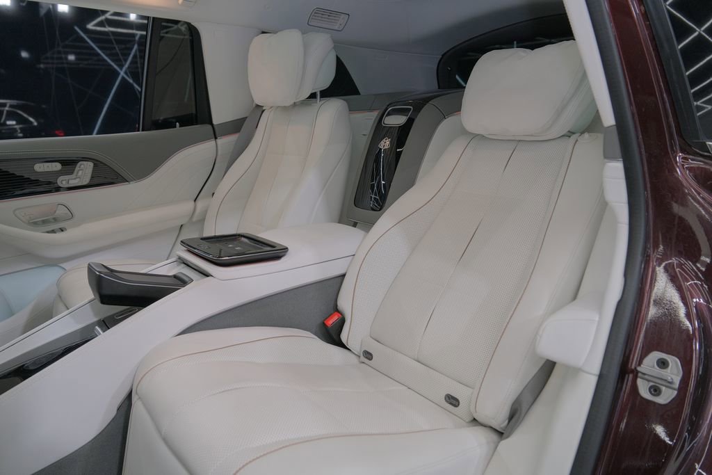 Used 2022 Mercedes-Benz Maybach GLS 600 4MATIC image 29