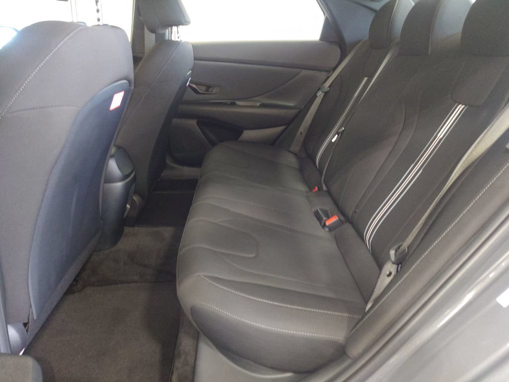 Used 2026 Hyundai Elantra Sport FWD image 25