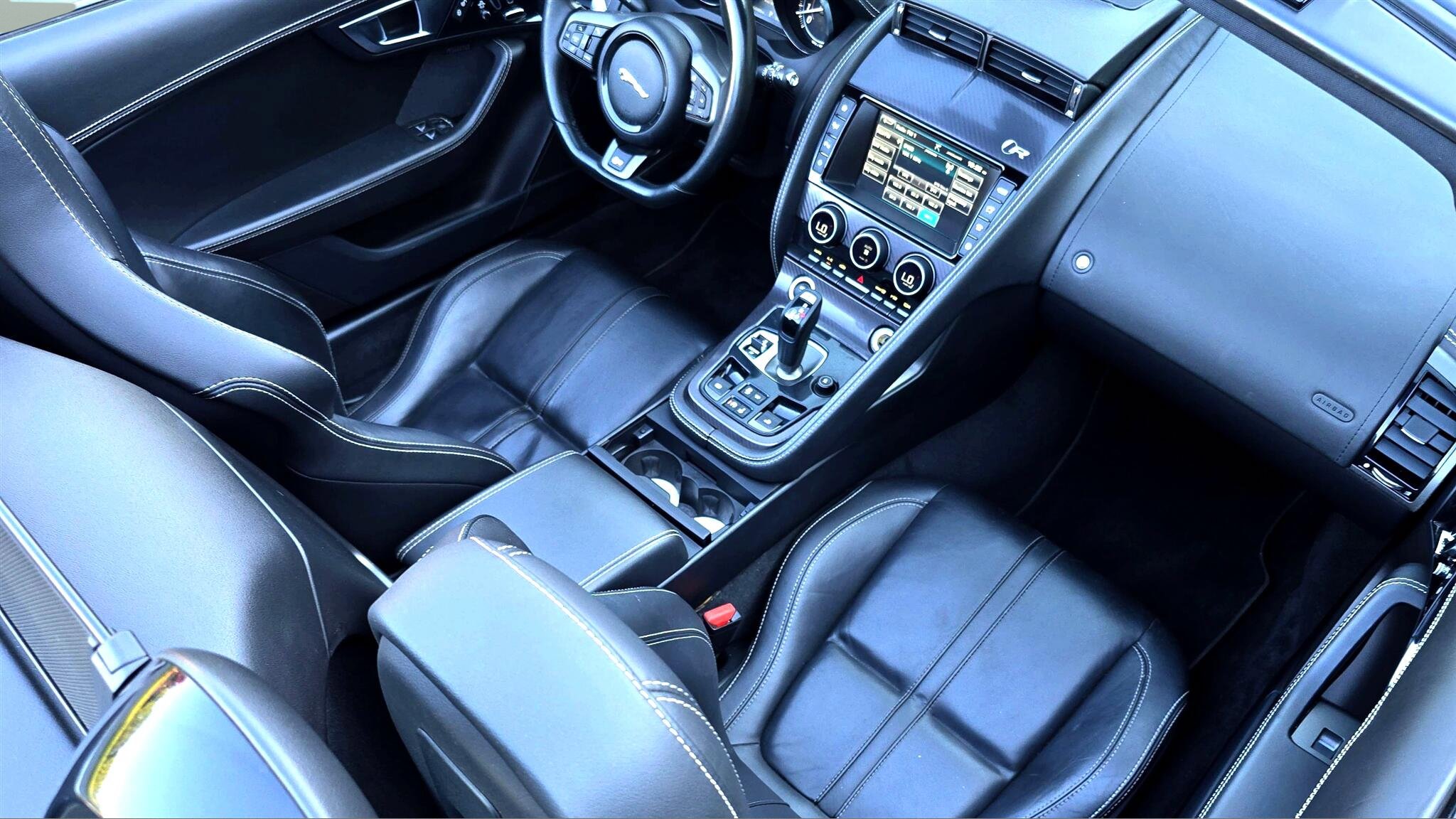 Used 2016 Jaguar F-TYPE R image 18