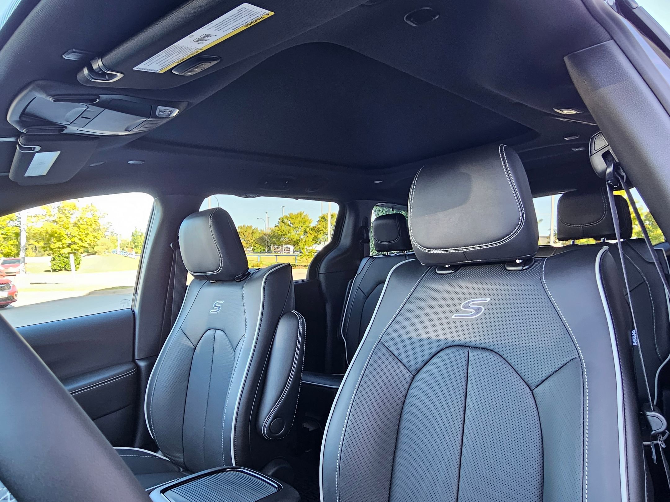 New 2026 Chrysler Pacifica Limited image 19