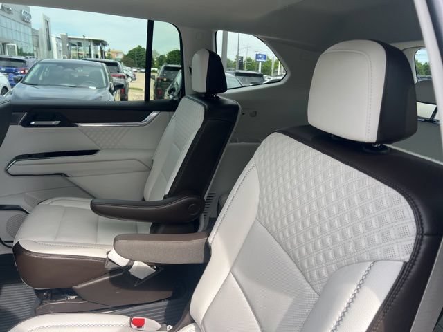 Used 2024 GMC Acadia Denali w/ Super Cruise Package AWD/4WD image 8