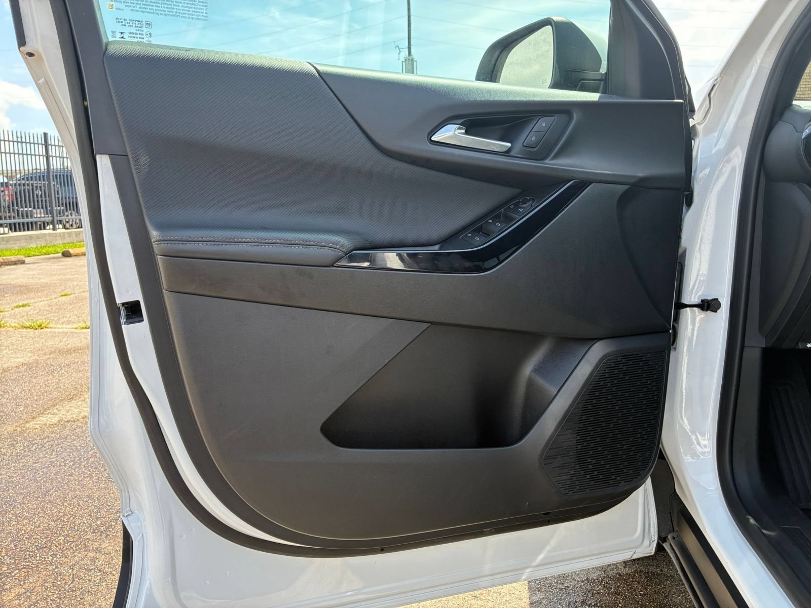 Used 2025 Chevrolet Equinox LT AWD/4WD image 15