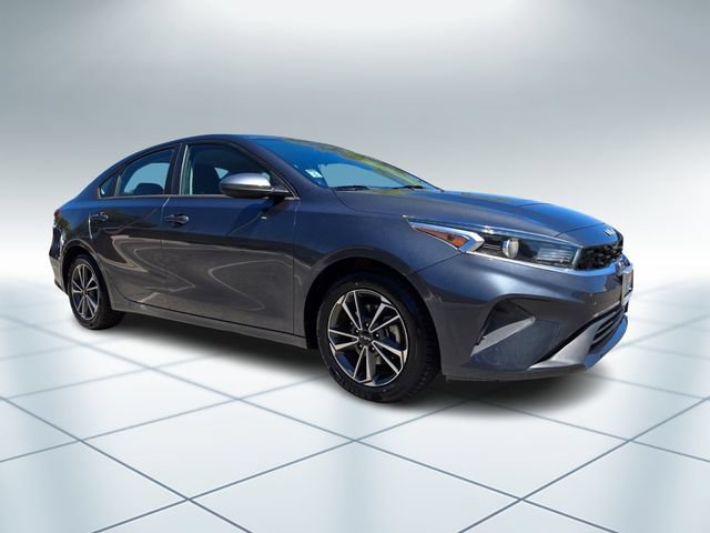 Used 2023 Kia Forte LXS FWD image 3