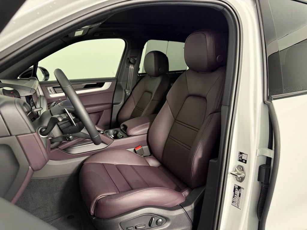New 2026 Porsche Cayenne S AWD/4WD image 5