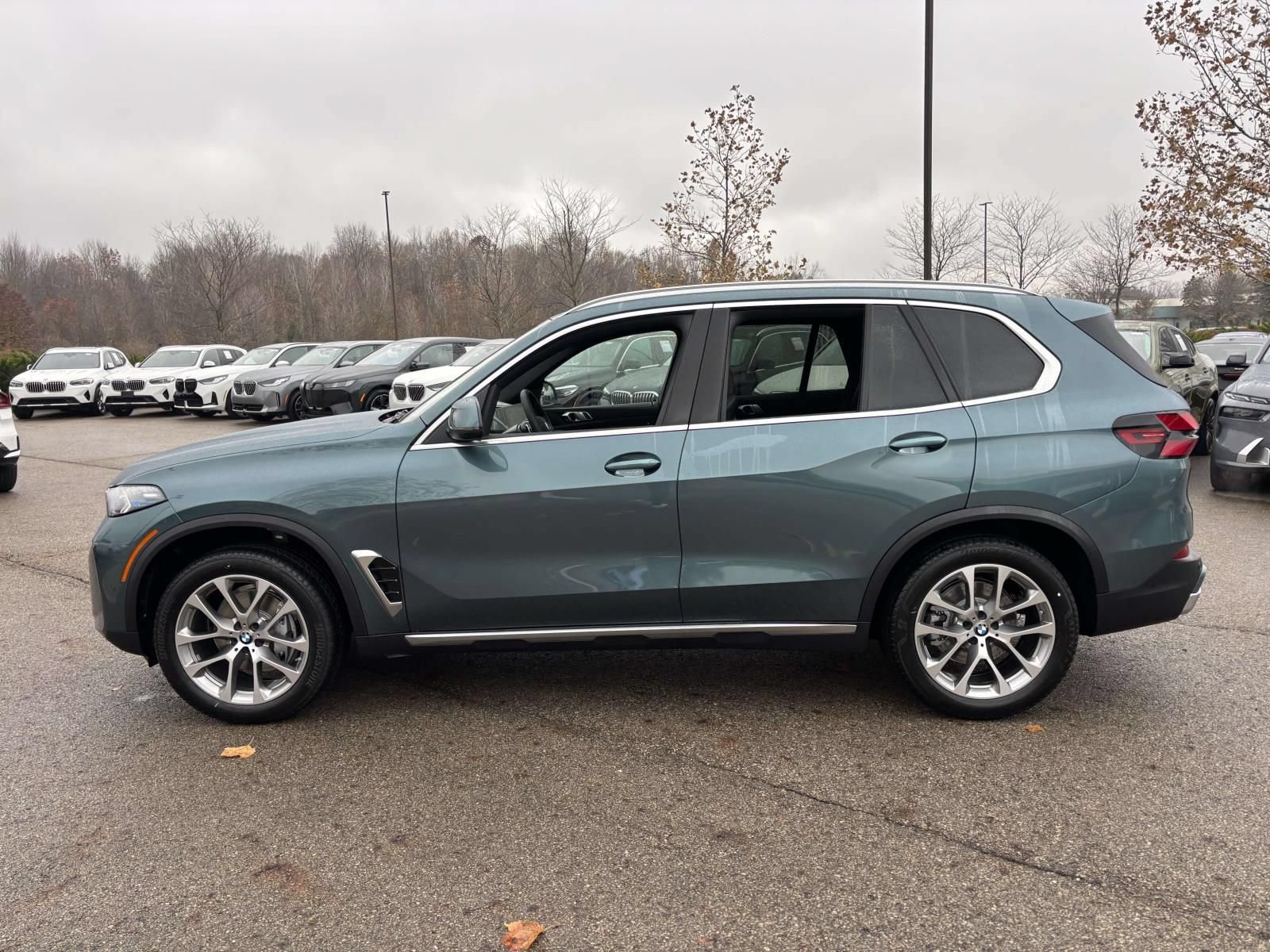 New 2026 BMW X5 xDrive40i w/ Premium Package AWD/4WD image 4