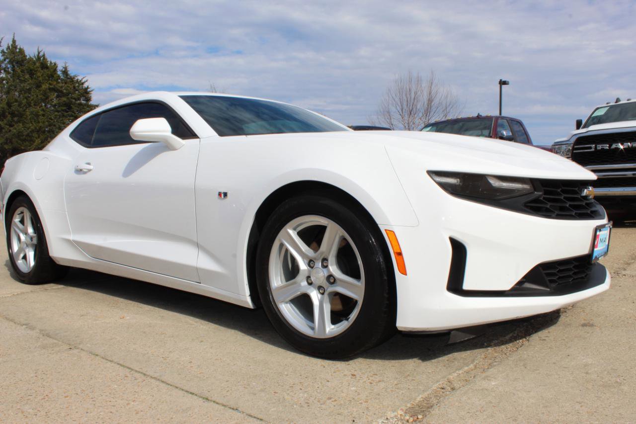 Used 2019 Chevrolet Camaro LT w/ Technology Package image 8