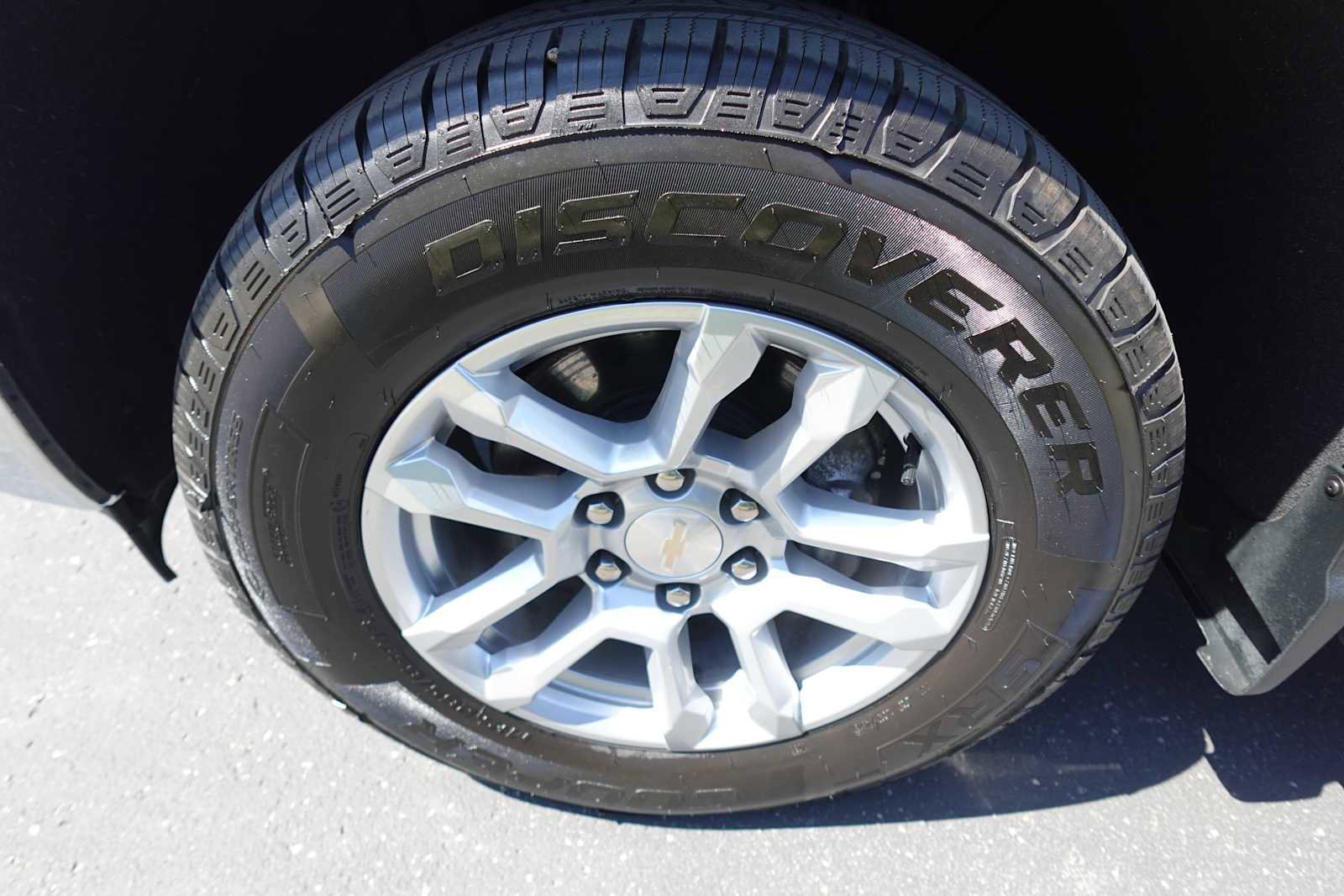 Used 2022 Chevrolet Silverado 1500 LT AWD/4WD image 30