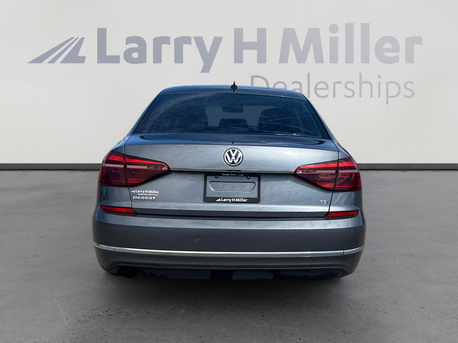 Used 2017 Volkswagen Passat 1.8T S image 4