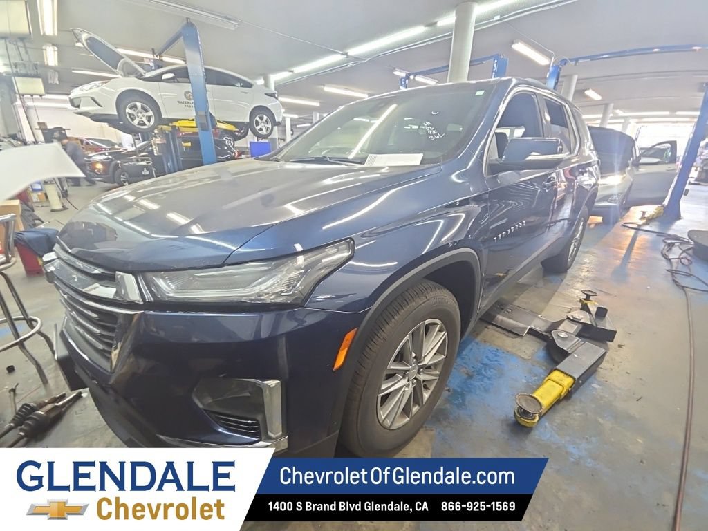 Used 2023 Chevrolet Traverse LT FWD image 2