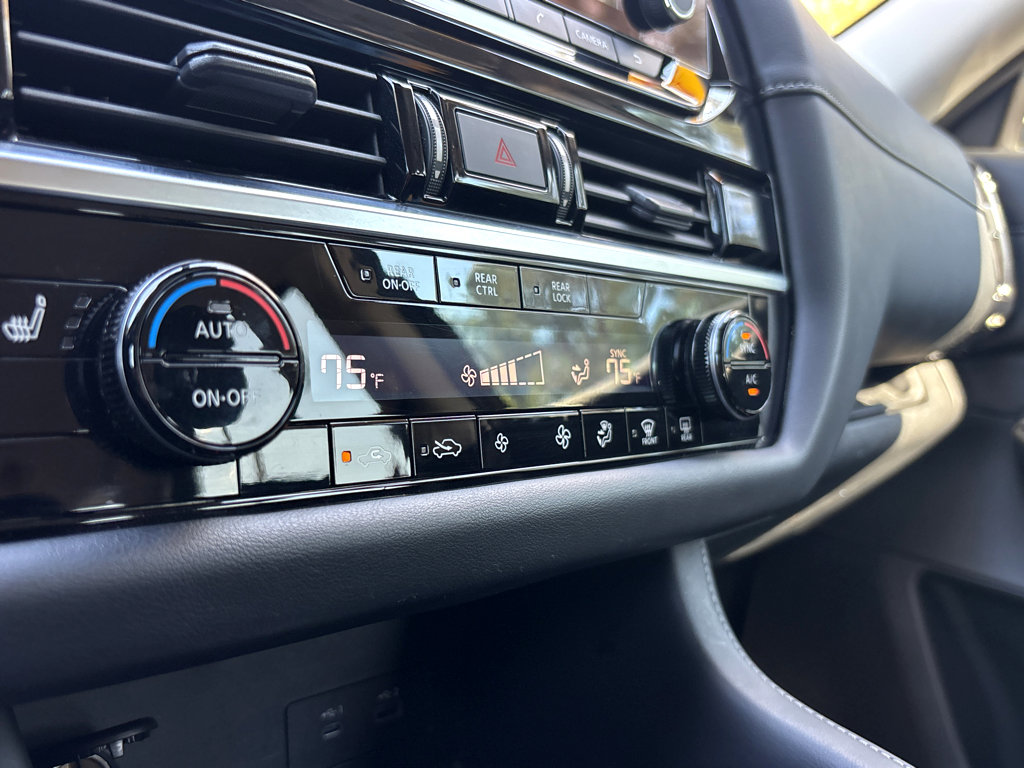 Used 2024 Nissan Pathfinder SV image 9