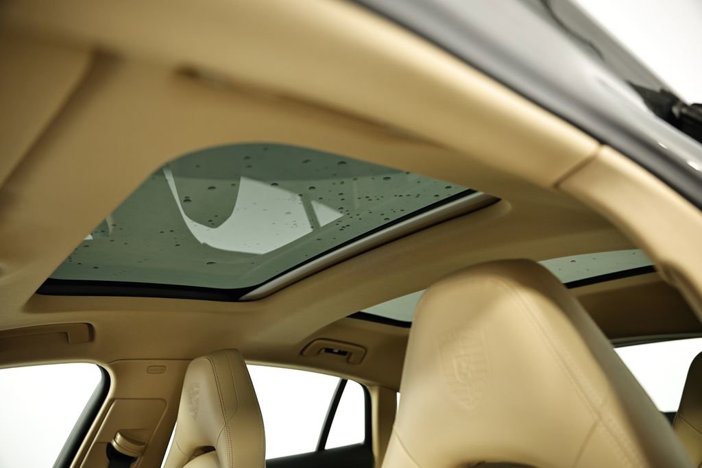 Certified 2023 Porsche Panamera image 21