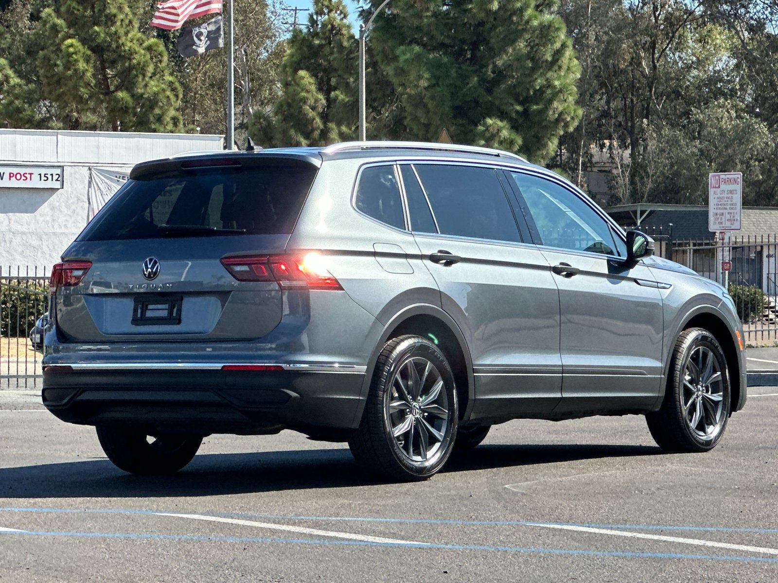 Used 2023 Volkswagen Tiguan SE FWD image 5