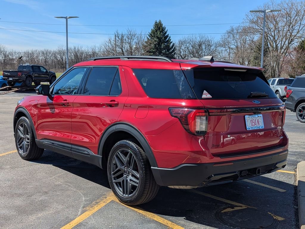 Used 2025 Ford Explorer ST-Line w/ Premium Package image 5