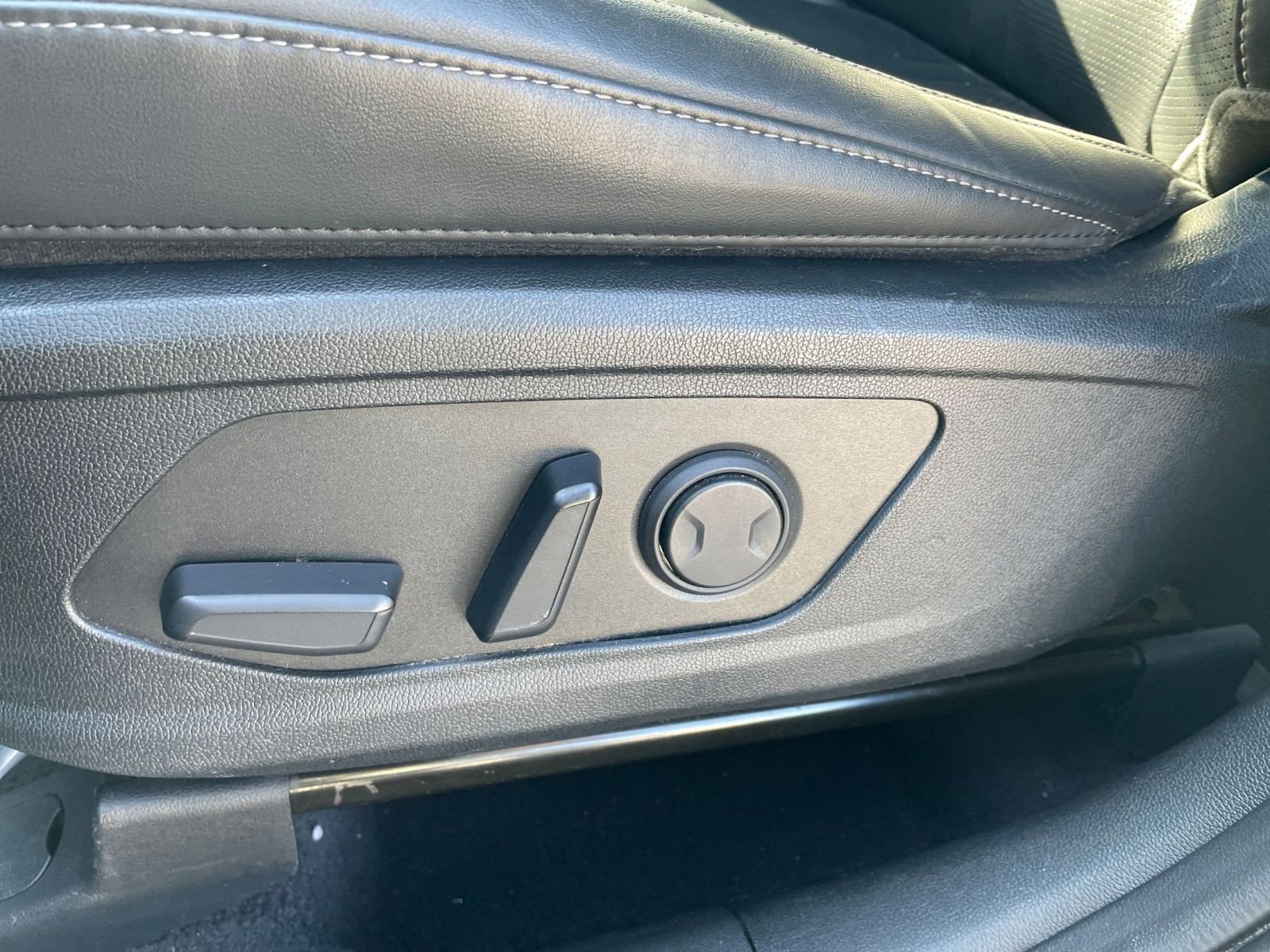 Used 2024 Kia Sorento S image 23