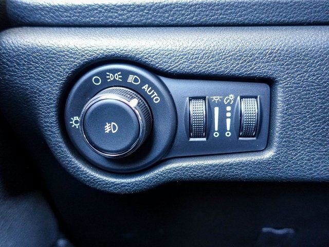 New 2026 Chrysler Pacifica Select image 23