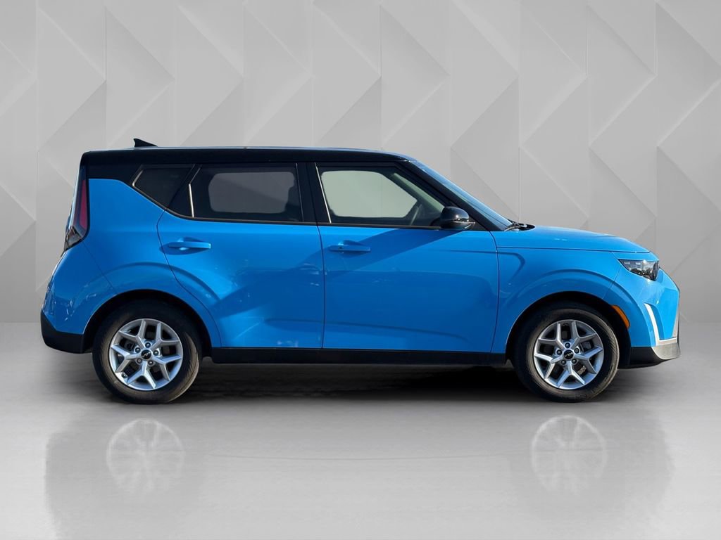 Certified 2024 Kia Soul S image 4