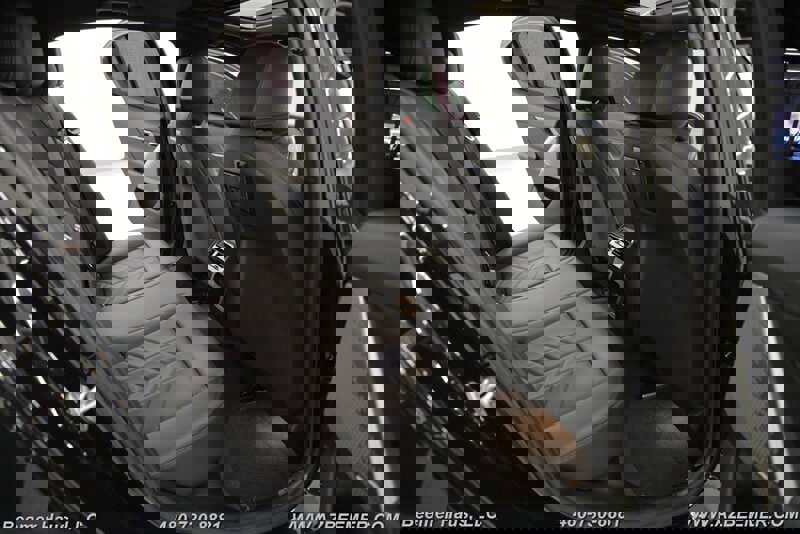 Used 2025 BMW i5 eDrive40i w/ M Sport Package image 23