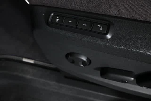 New 2025 Volkswagen ID. Buzz Pro S RWD image 22