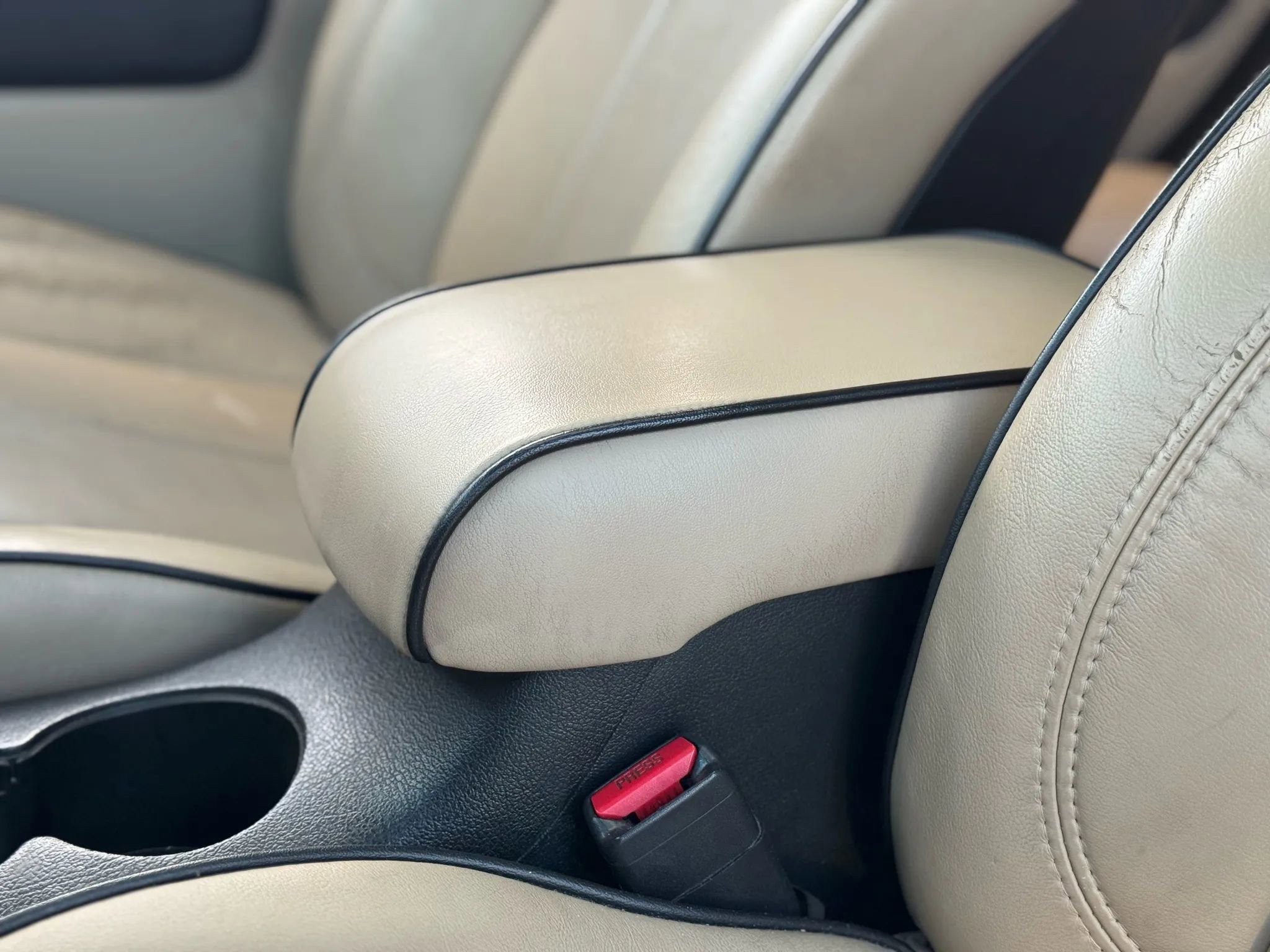 Used 2008 HUMMER H3 Luxury image 28