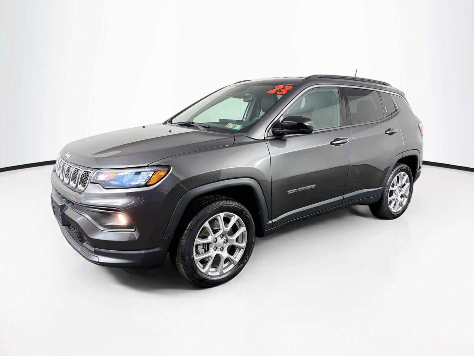 Used 2023 Jeep Compass Latitude AWD/4WD image 7