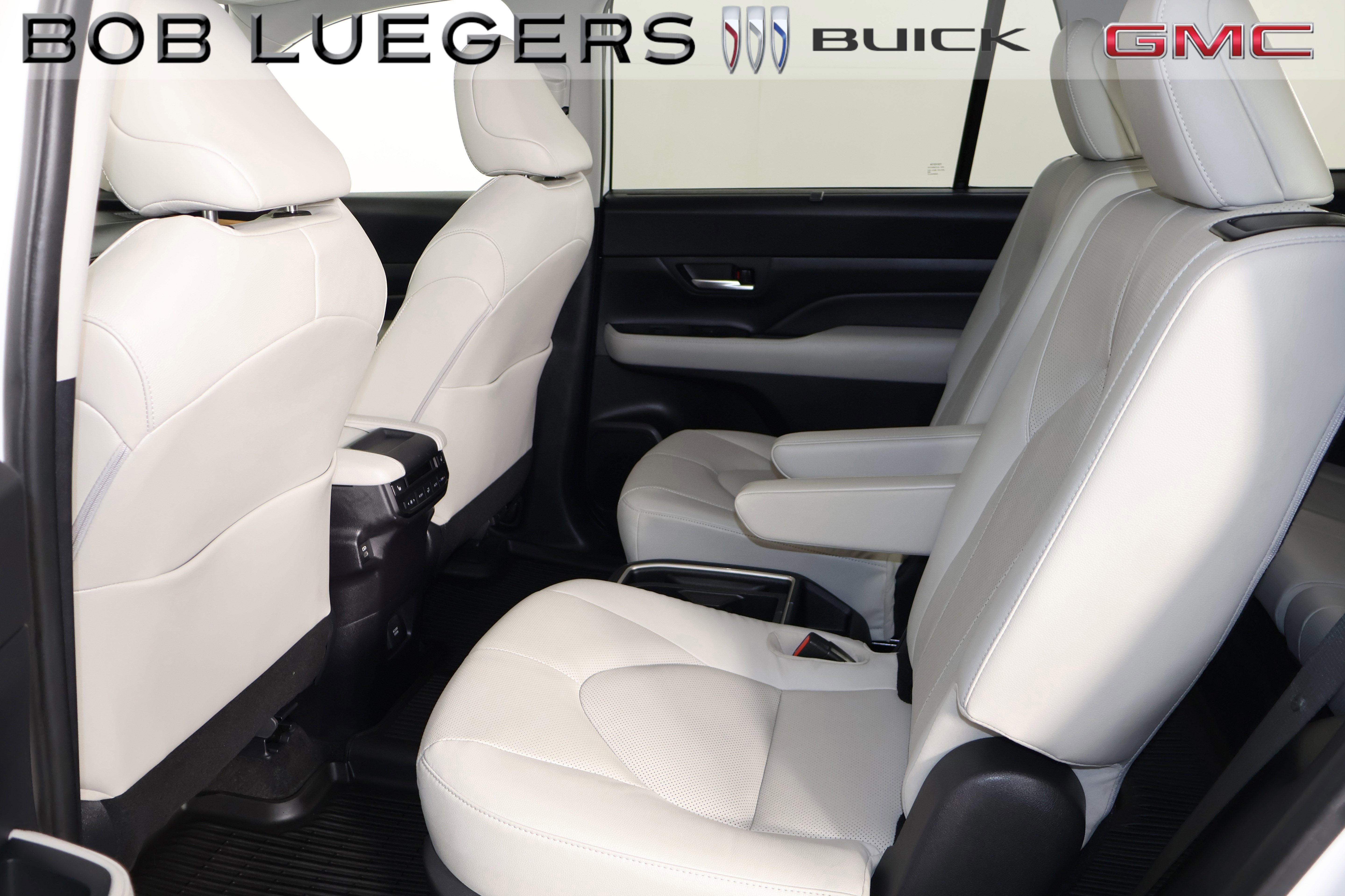 Used 2024 Toyota Grand Highlander XLE image 11