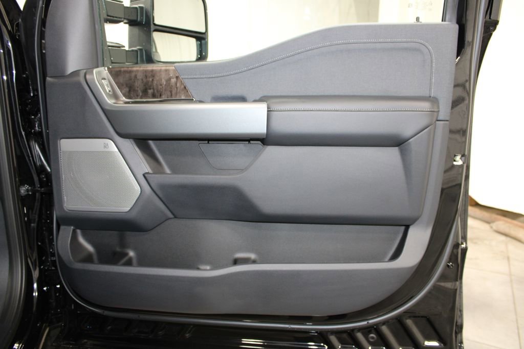 New 2026 Ford F250 Lariat w/ Black Appearance Package image 40