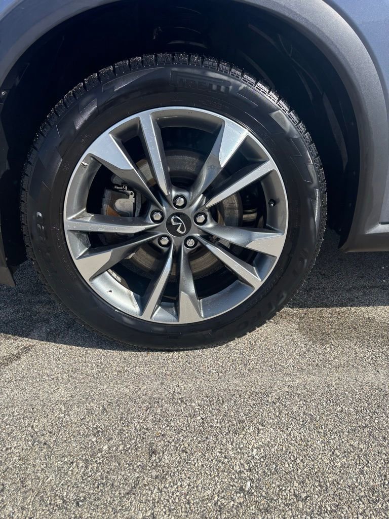 Used 2023 INFINITI QX60 Luxe image 6