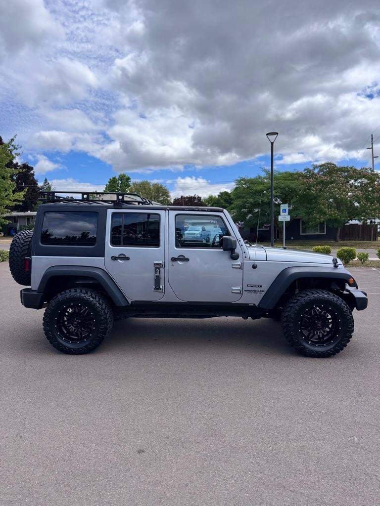 Used 2015 Jeep Wrangler Unlimited Sport w/ Quick Order Package 24S AWD/4WD image 4