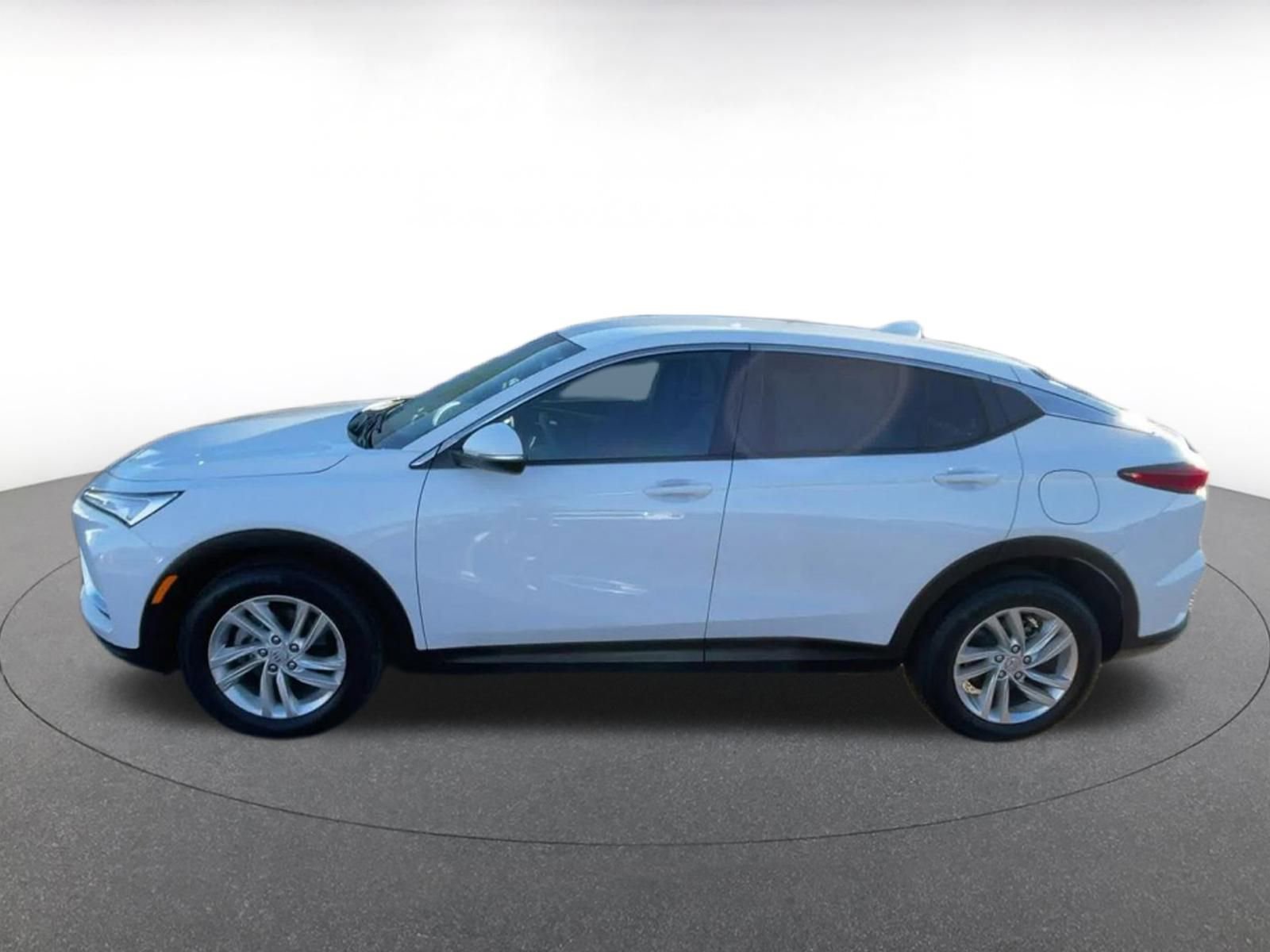 Used 2025 Buick Envista Preferred image 9