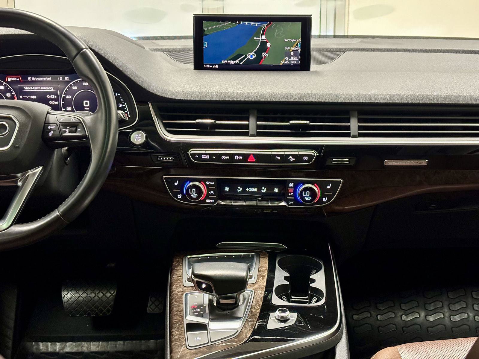Used 2018 Audi Q7 3.0T Prestige AWD/4WD image 33