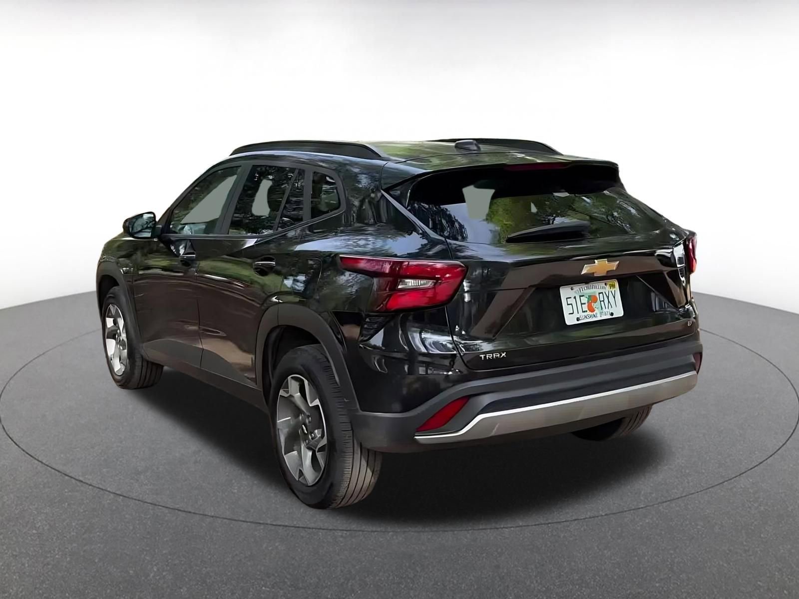 Used 2025 Chevrolet Trax LT w/ LT Convenience Package image 11