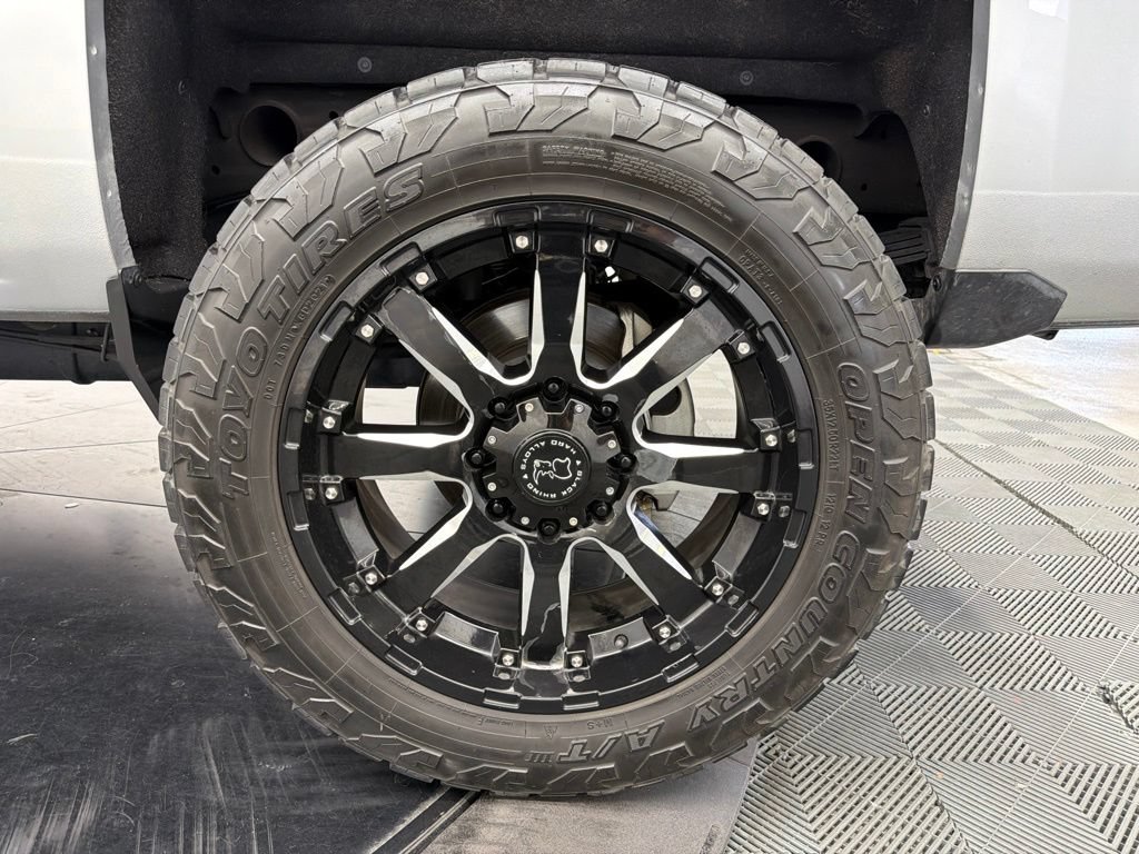 Used 2018 Chevrolet Silverado 2500 LT w/ LT Convenience Package RWD image 16