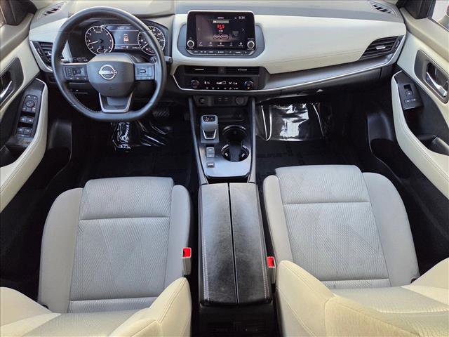 Used 2025 Nissan Rogue SV image 16