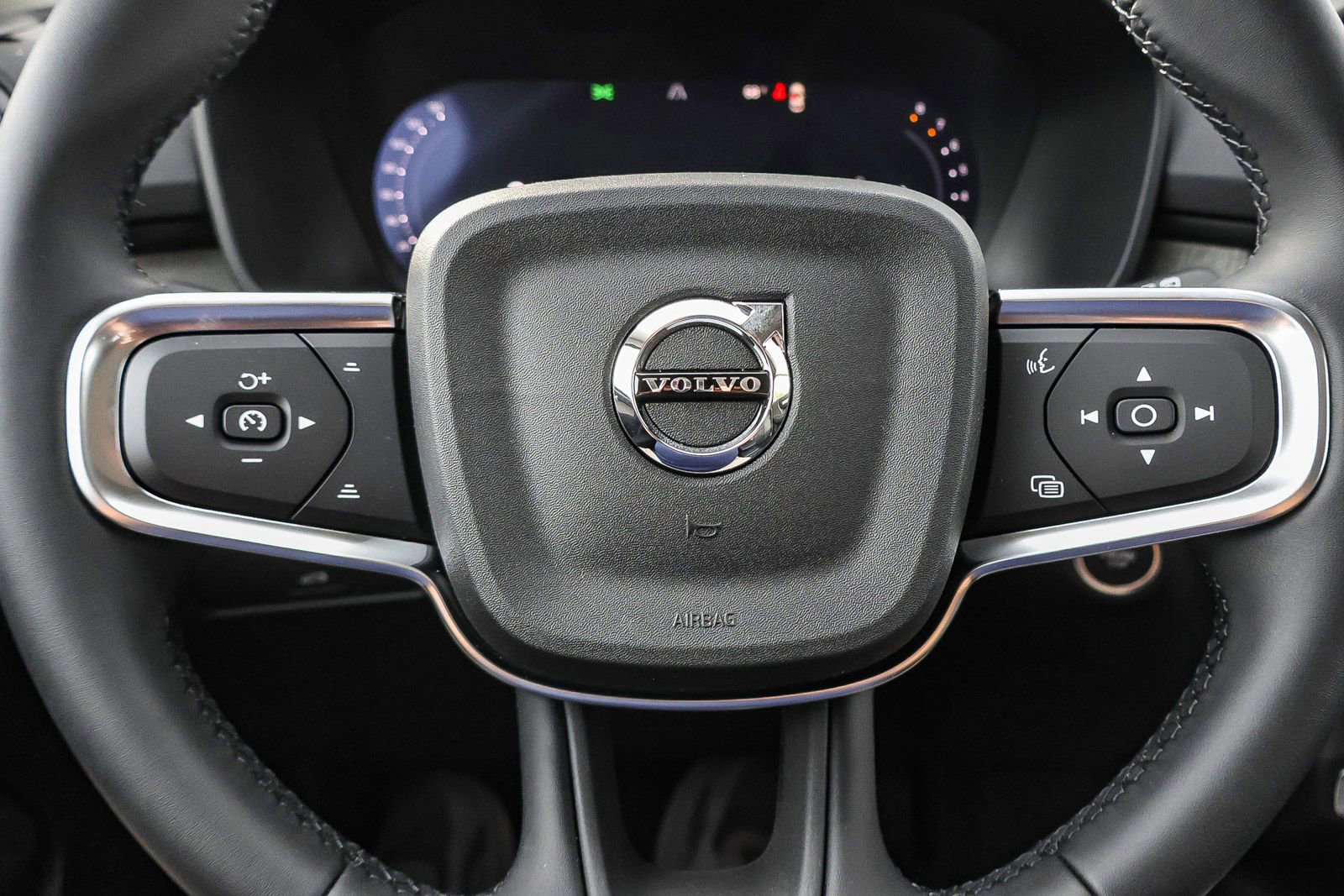 New 2026 Volvo XC40 B5 Core w/ Climate Package image 34