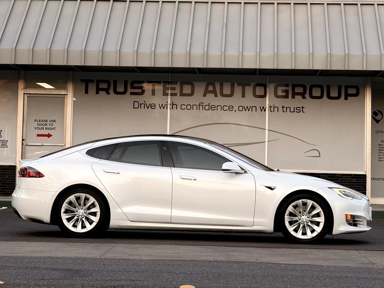 Used 2019 Tesla Model S 75D AWD/4WD image 4
