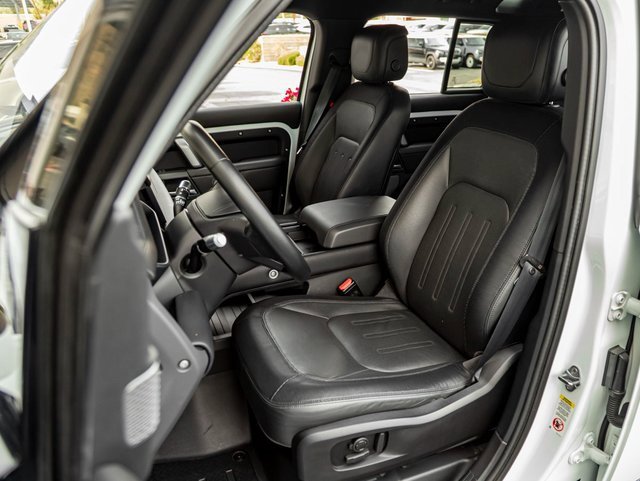 Used 2021 Land Rover Defender 110 X-Dynamic HSE image 13