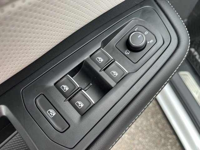 New 2026 Volkswagen Atlas Cross Sport SEL Premium R-Line image 11