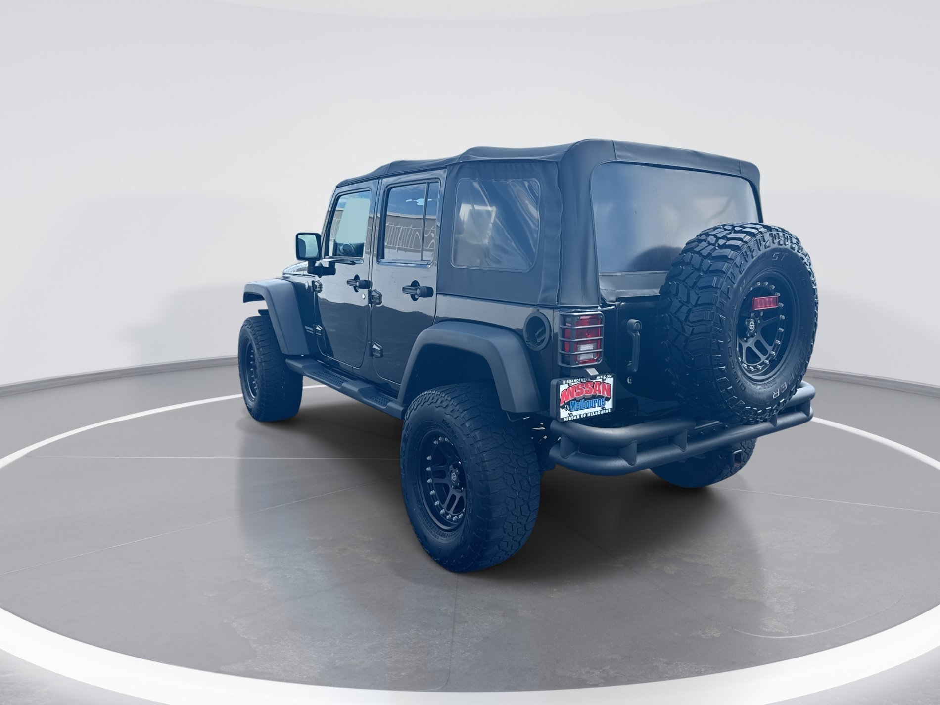 Used 2016 Jeep Wrangler Unlimited Rubicon w/ Connectivity Group AWD/4WD image 6
