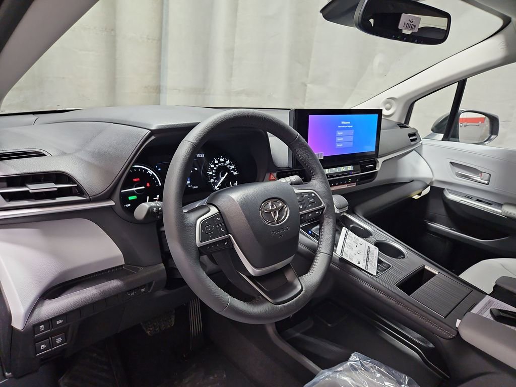 New 2026 Toyota Sienna XLE image 14