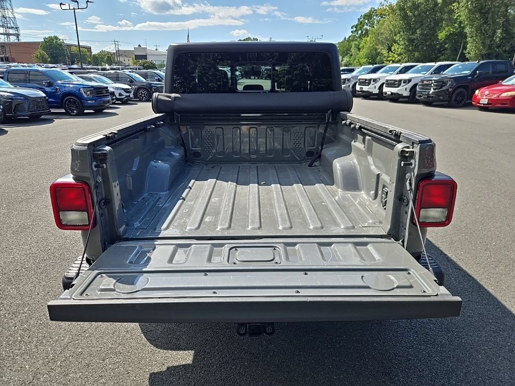 Used 2023 Jeep Gladiator Rubicon w/ Cold Weather Group AWD/4WD image 49