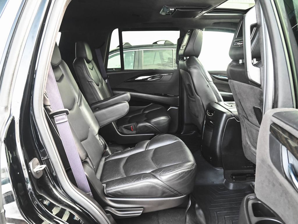 Used 2016 Cadillac Escalade Platinum image 19